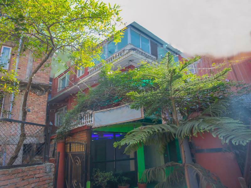 Oyo 146 Somewhere Hotel & Resturant Kathmandu Exterior foto